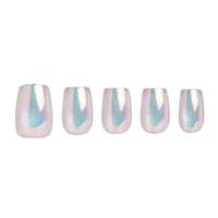 Flurries of Glam, Gia