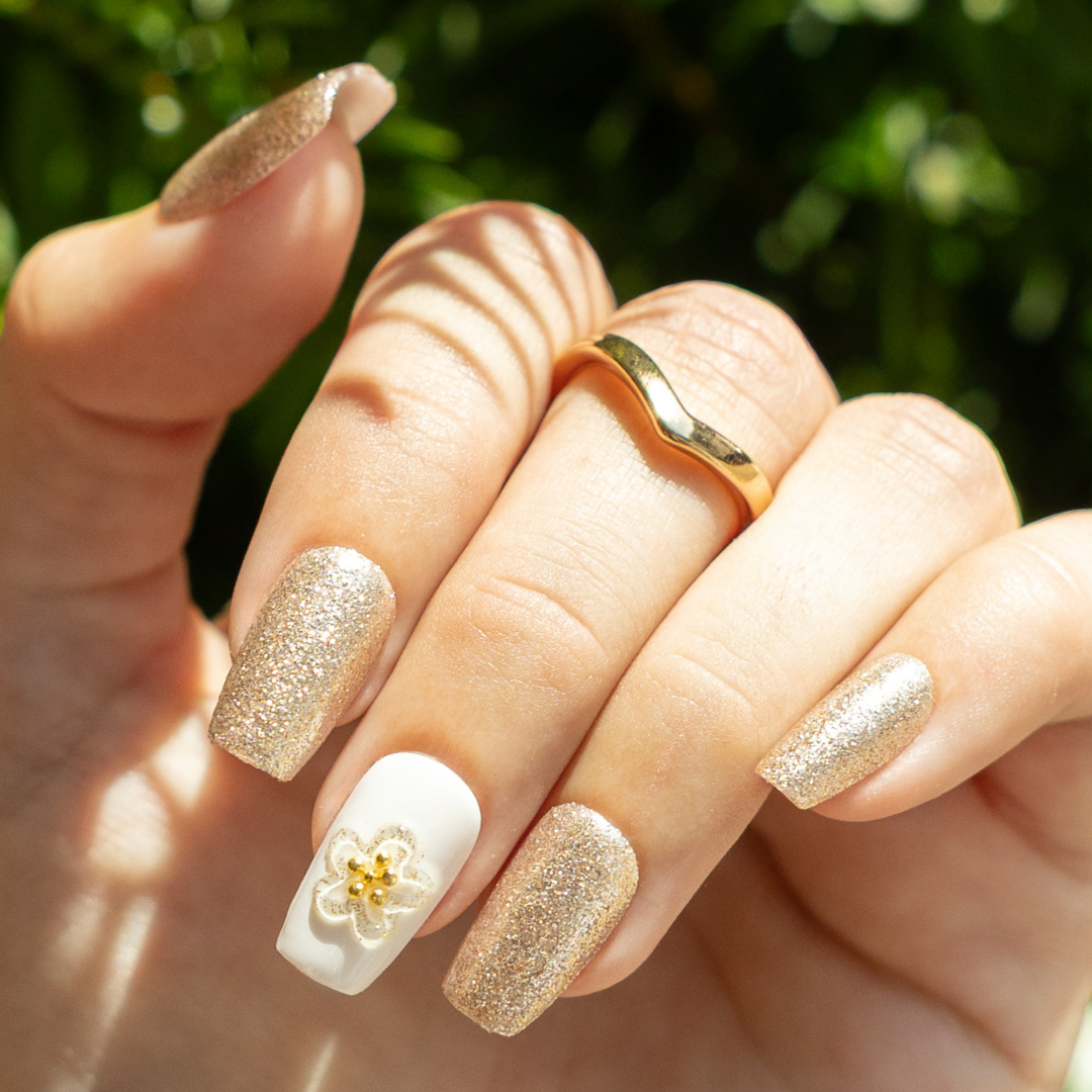 Love in Full Bloom, Lauren