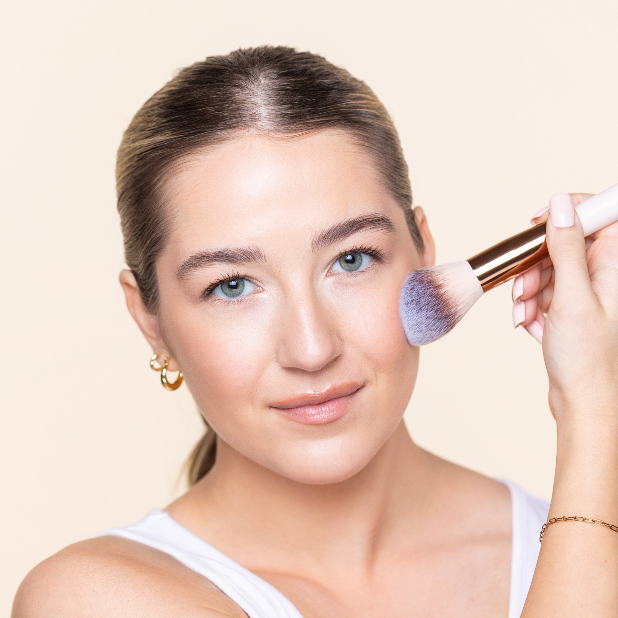 Multitasking Powder Makeup Brush for Foundation, Blush and Bronzer