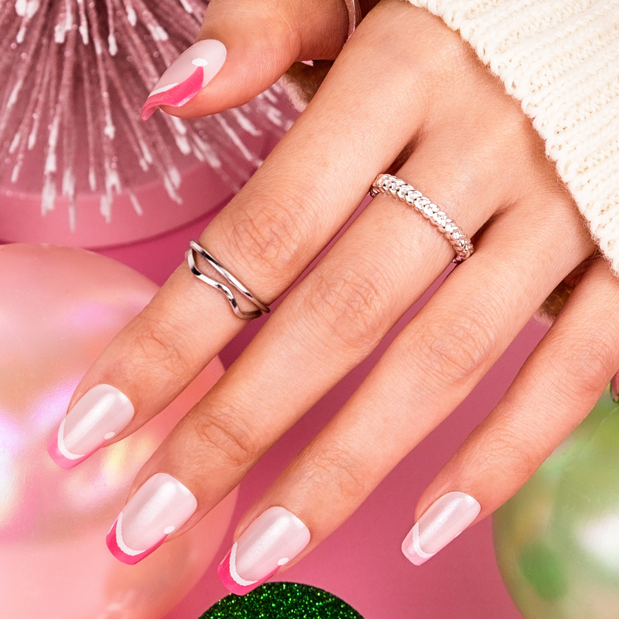 Pretty in Pink, Mrs. Claus