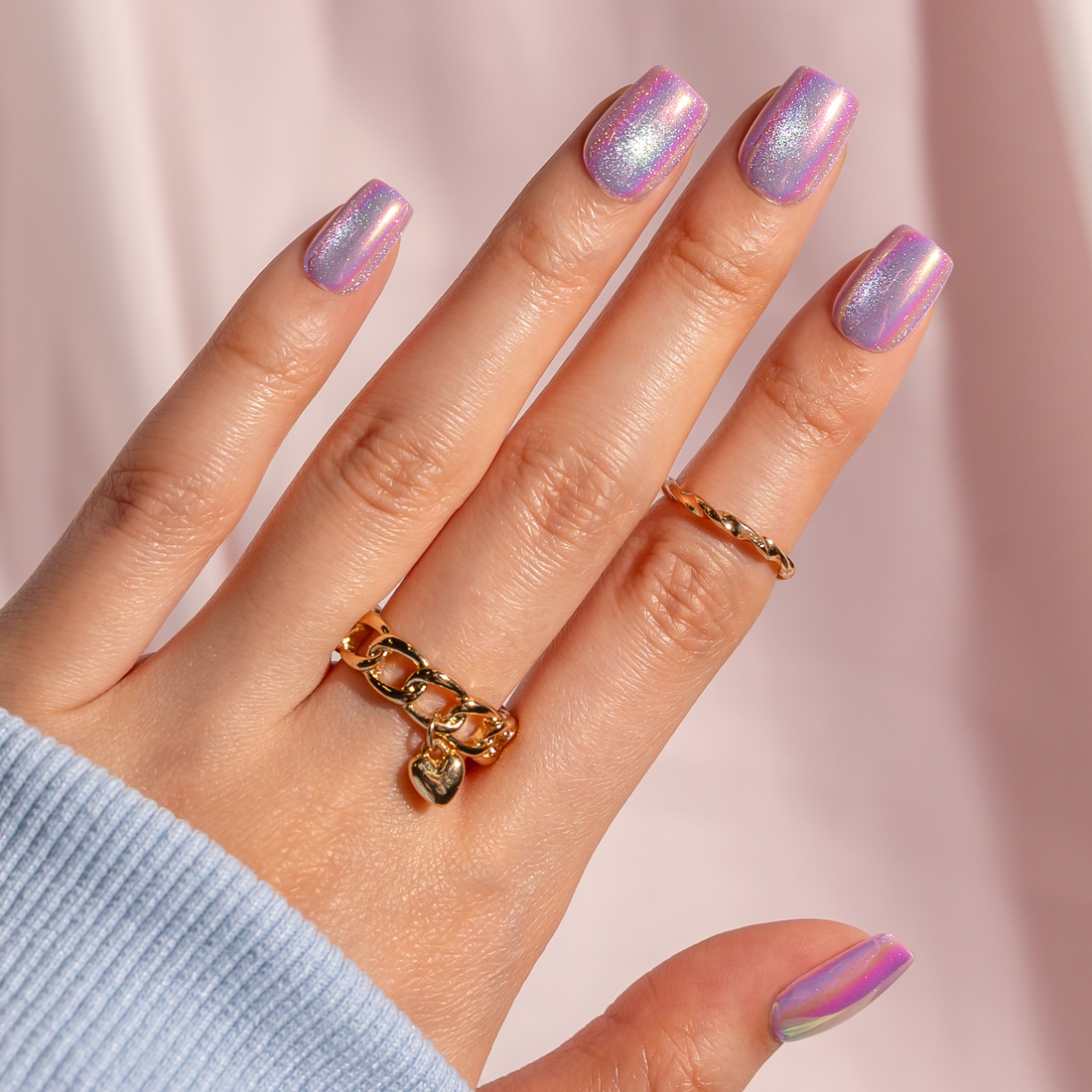 Her Royal Flyness, Fifi