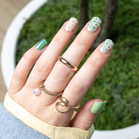 Pinch-Proof Besties, Bronagh